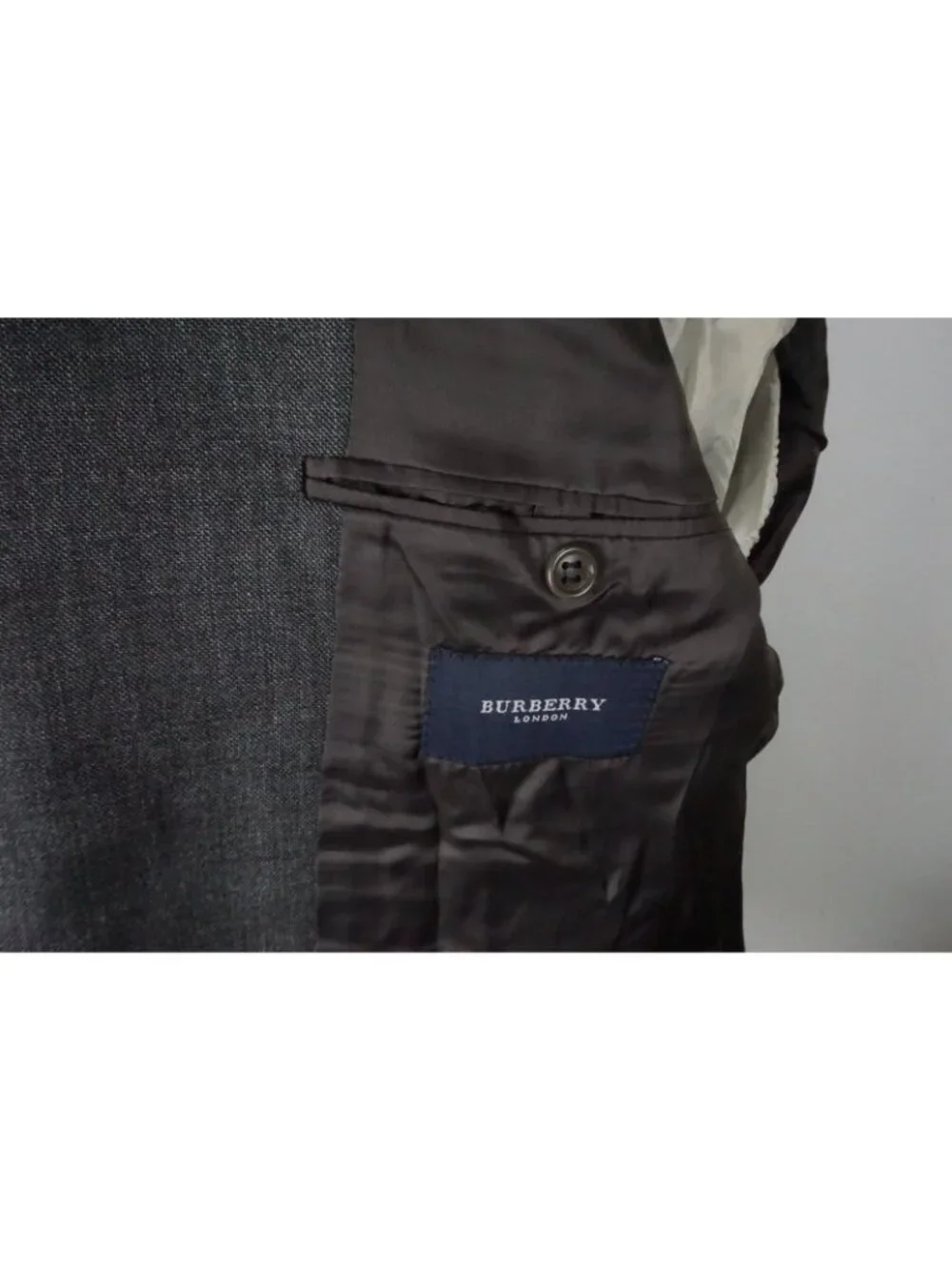 Burberry London Woven Solid Gray Wool 2 Pc Suit Jacket Pants Sz 44S BRAND NEW